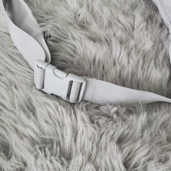 The HERSCHEL Supply Co. "Seventeen" Light Heather Gray Waist Bag- NWT- rare - Picture 13 of 16